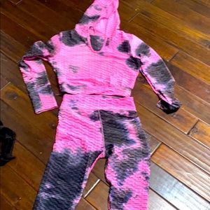 Black and pink work out outfit